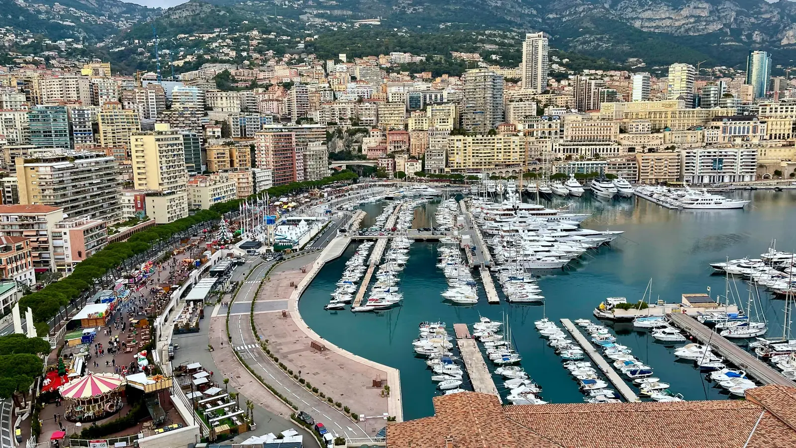 Port Hercule a Monaco, con gli yacht ormeggiati