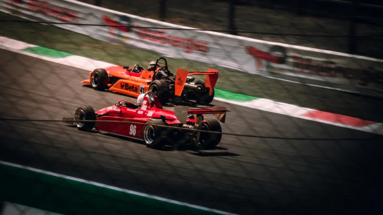 Monoposto rosse in pista