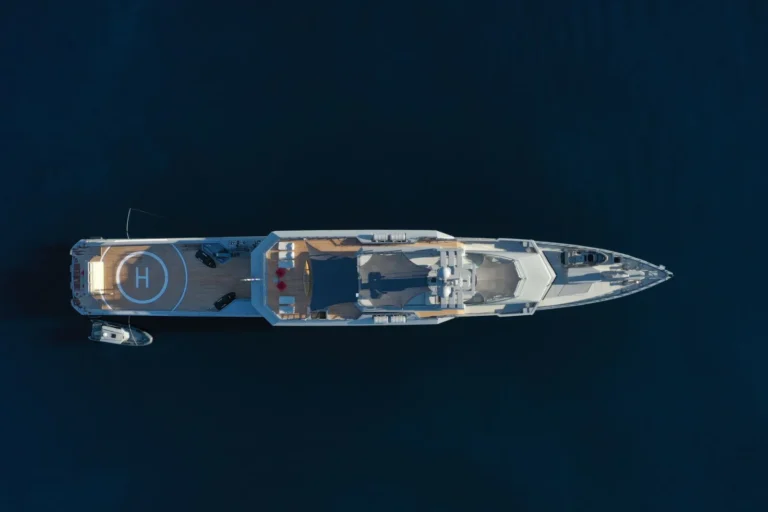 Foto illustrativa: superyacht in mare