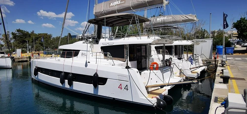 Bali 4.4, skippered catamaran of 13.50 m