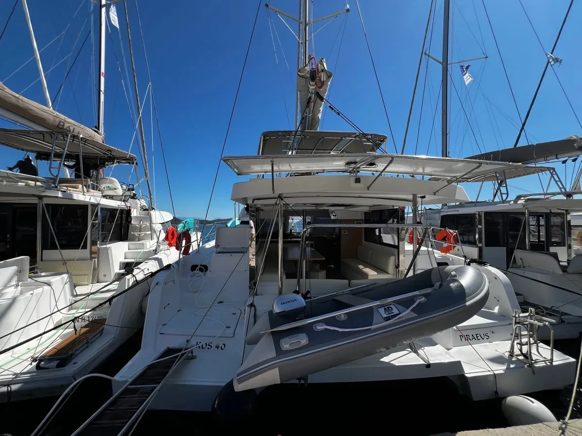 Bali Catspace, skippered catamaran of 12.31 m