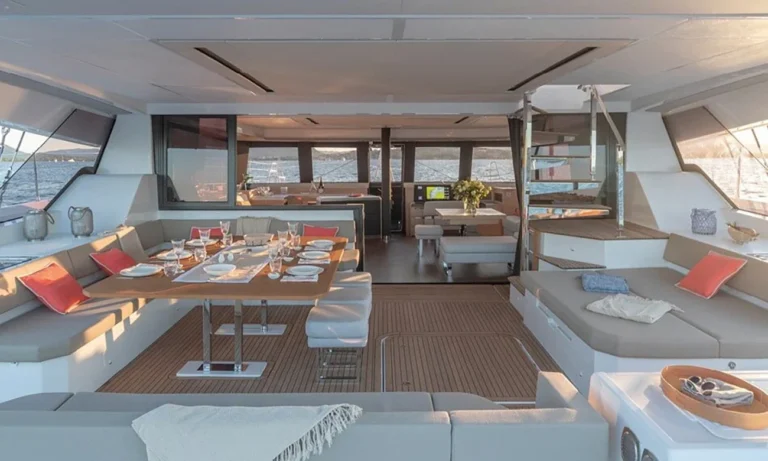 Catamarano Fountaine Pajot Alegria 67 Chiloé a Ibiza